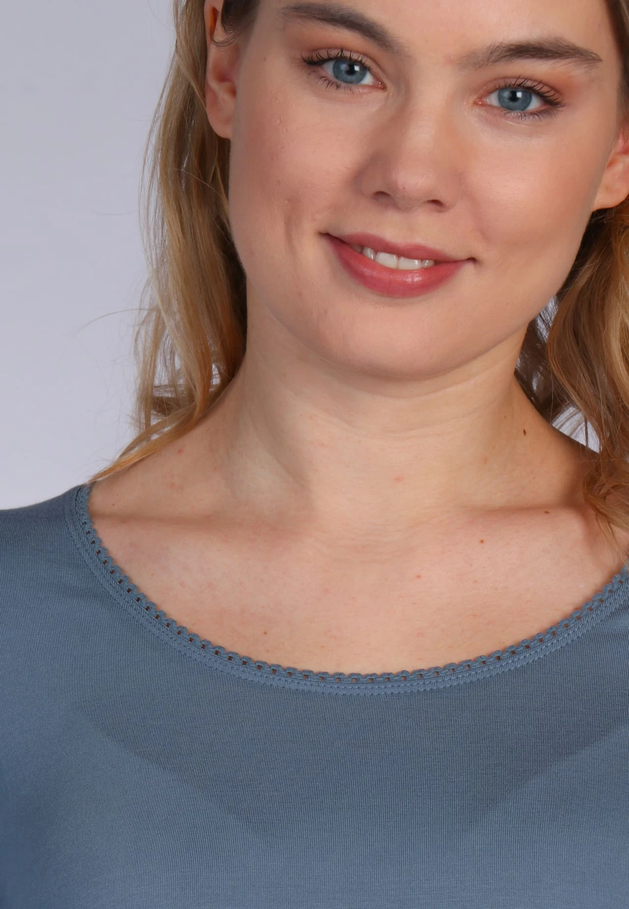 Langarmshirt Philia- Mosaic Blue – Bild 5