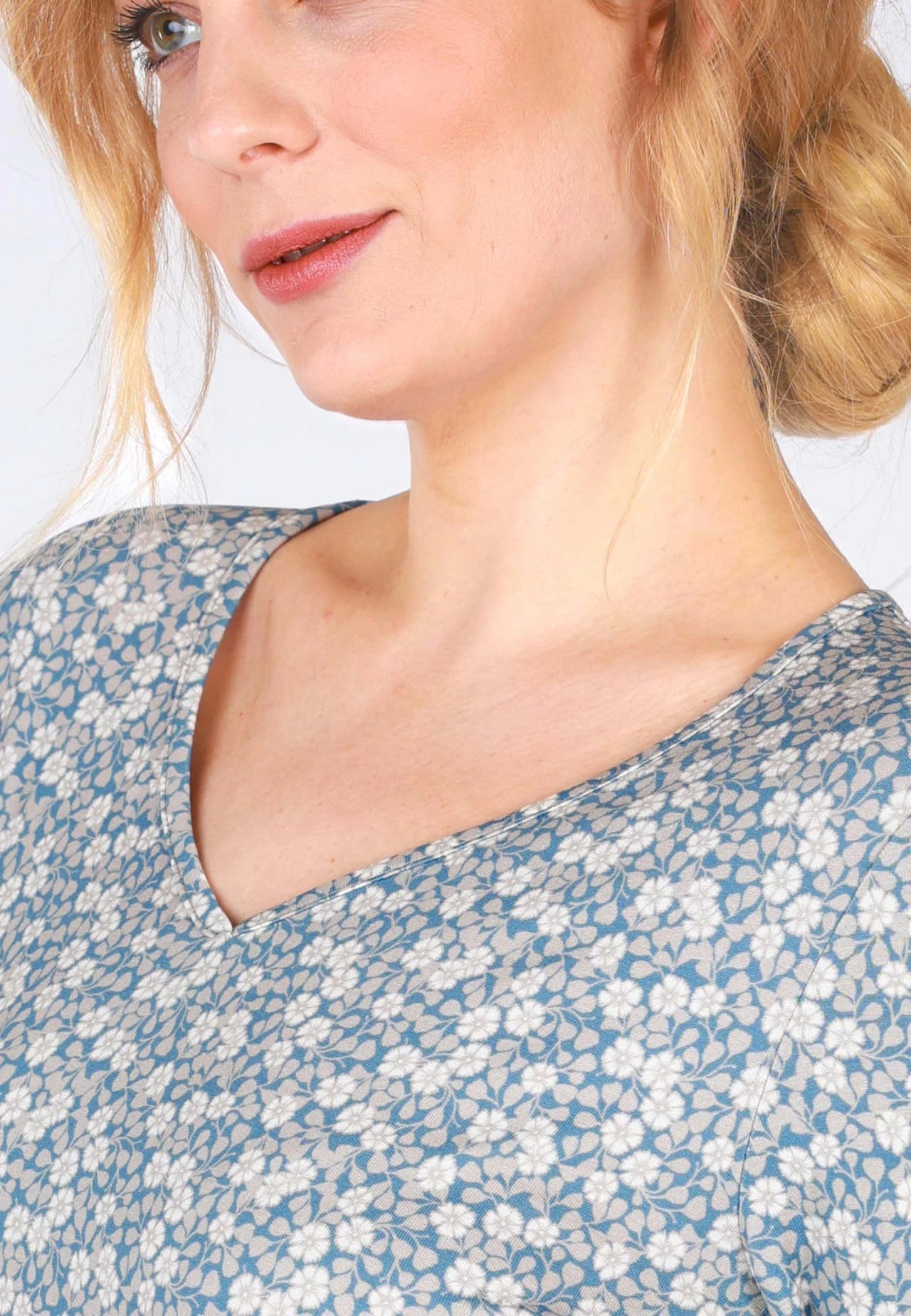 Shirt Polinchen Millefleurs - Swedish Blue – Bild 5