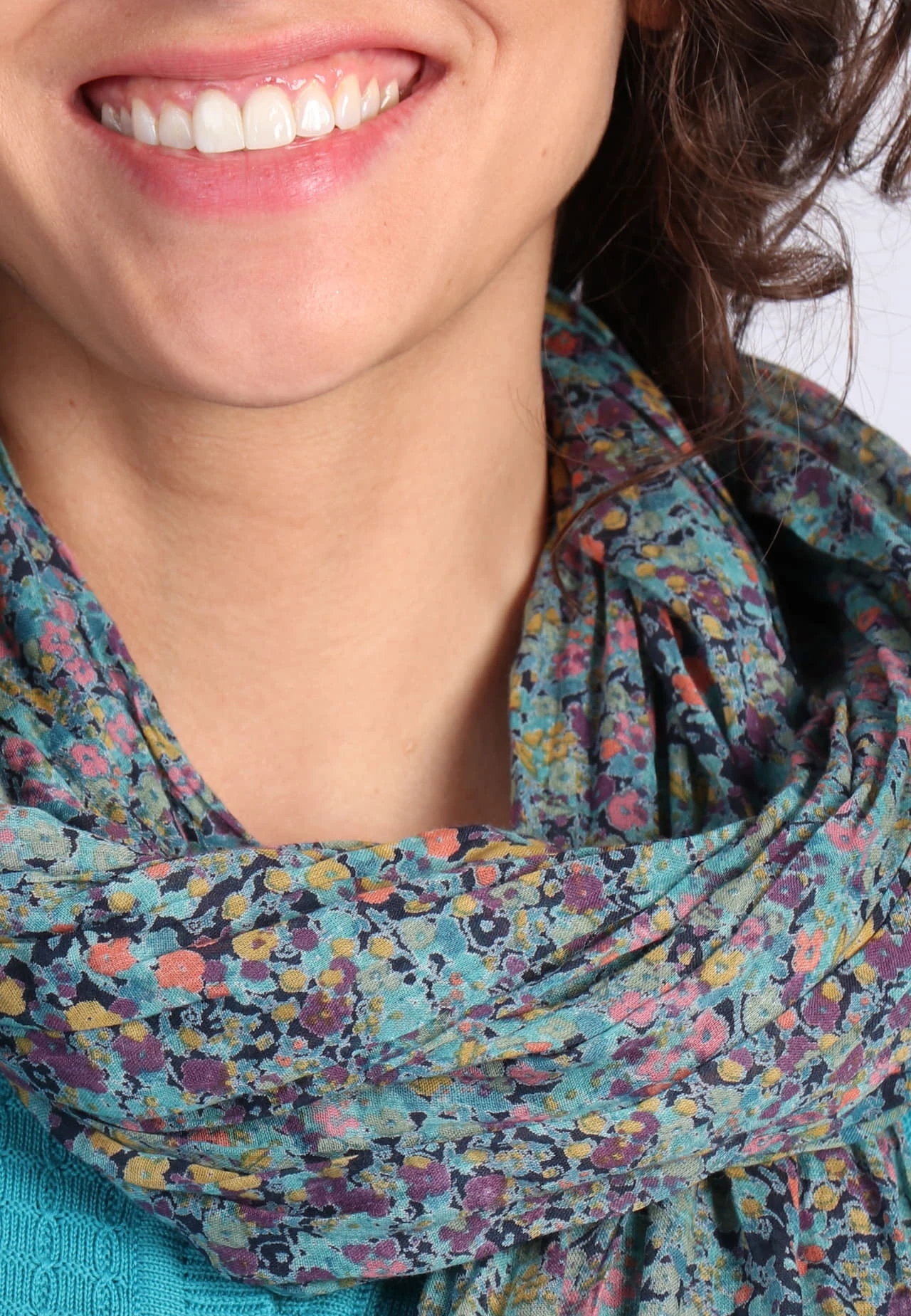 Tuch Fletti Flower Confetti- Navy – Bild 4